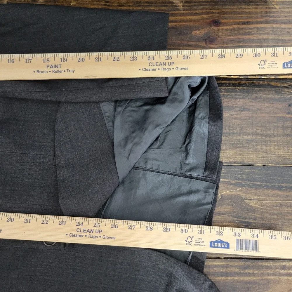 Banana Republic Mens Sport Coat Blazer Two Button Gray Poly Wool Herringbone 42R